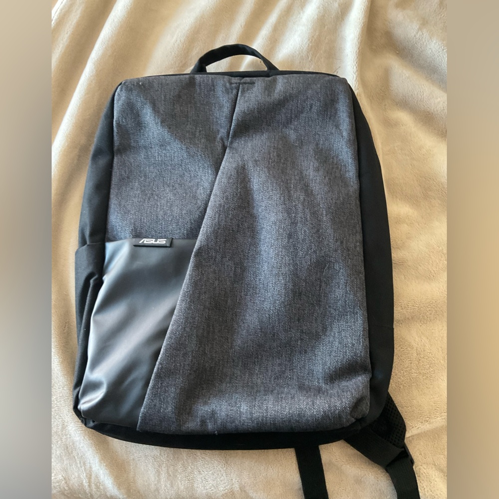 ASUS ROG Ranger BP2701 Gaming Backpack - Fits 17" Laptop - Water-Repellent 22L
